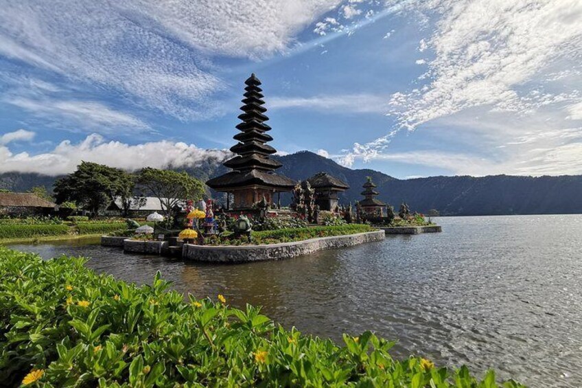 Banyumala twin waterfall tour