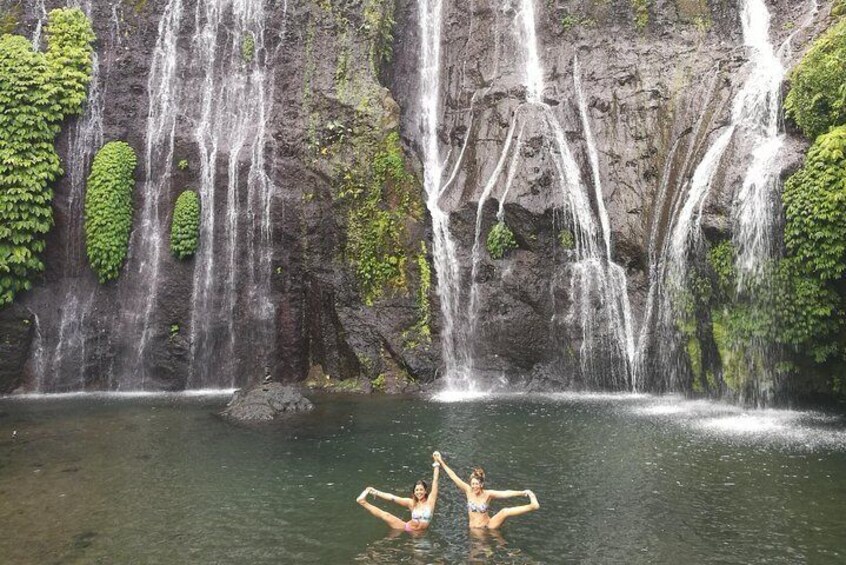 Banyumala twin waterfall tour