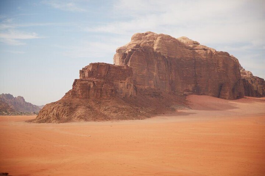 Two-Hour Jeep Safari "Wadi Rum Highlights!" w/ Professional Guide