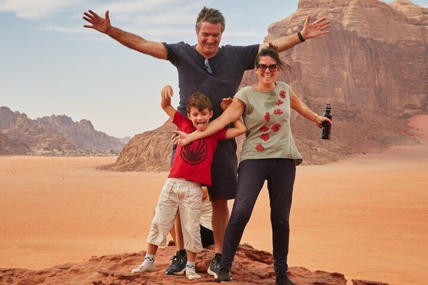 Full-Day Jeep Safari "Wadi Rum Highlights!" w/ Bedouin Lunch