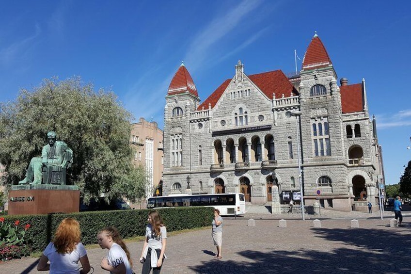 Helsinki Highlights: walking tour with local guide