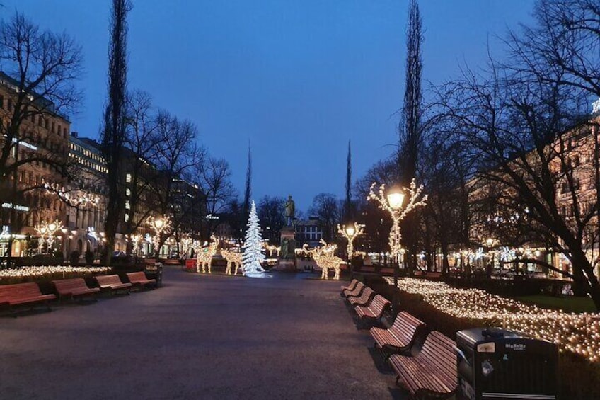 Helsinki Highlights: walking tour with local guide