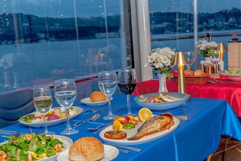 TURNATOUR: Dinner Cruise On The Bosphorus with Turkish night show