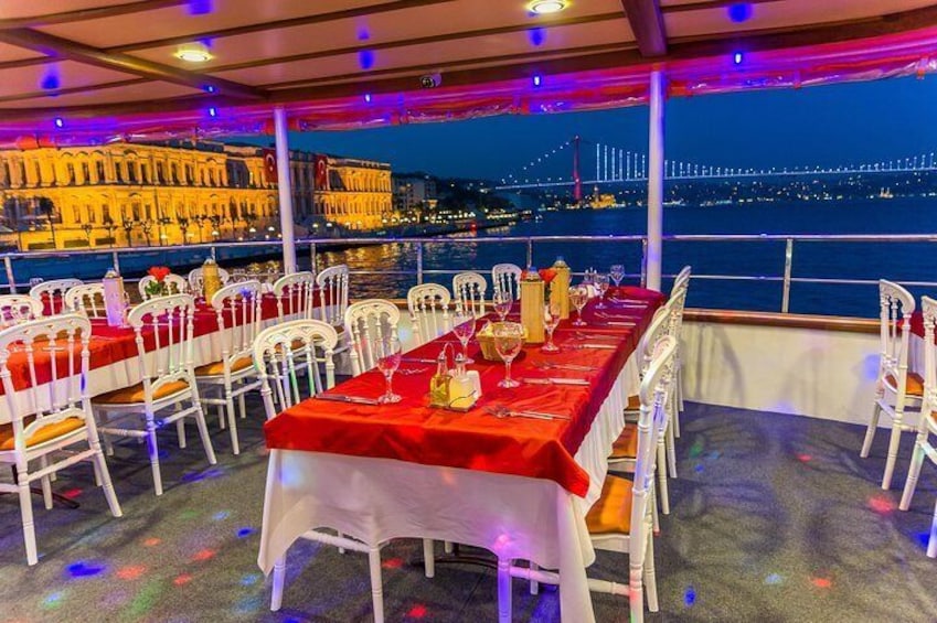 Turnatour Dinner Cruise On The Bosphorus with Traditional Show