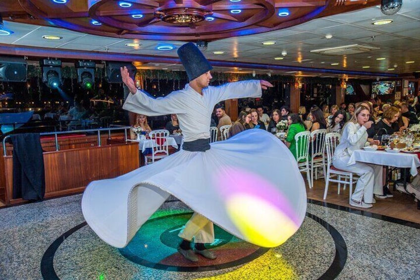 TURNATOUR: Dinner Cruise On The Bosphorus with Turkish night show