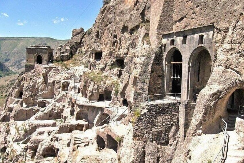 Vardzia Caves