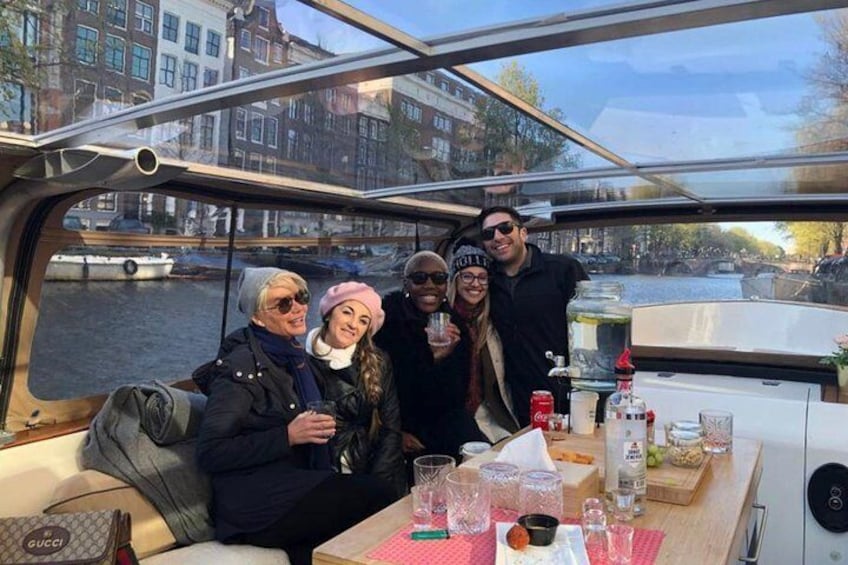 Amsterdam Small-Group Canal Cruise Plus Snacks and Drinks