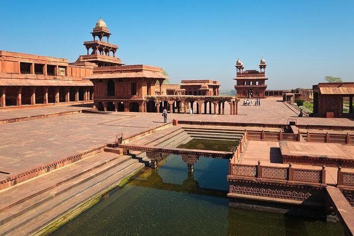 Avail Tour Guide in Fatehpur sikri & Skip the line