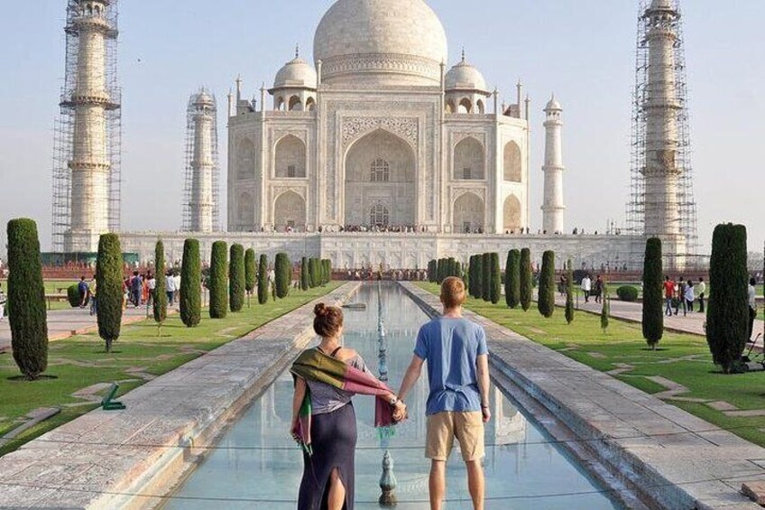 Romantic Taj Mahal Day Tour from Mumbai by Air