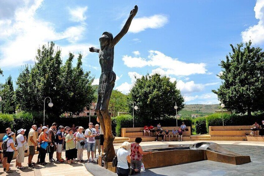 Visit of the Miraculous Statue of Jesus Christ - Medjugorje - ALT Private Tour from Dubrovnik