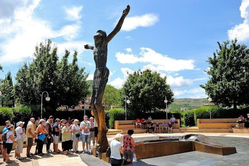 Visit of the Miraculous Statue of Jesus Christ - Medjugorje - ALT Private Tour from Dubrovnik