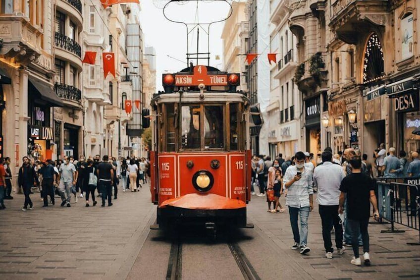 Istanbul Modern City Walking: Taksim to Galata With Secret Passages