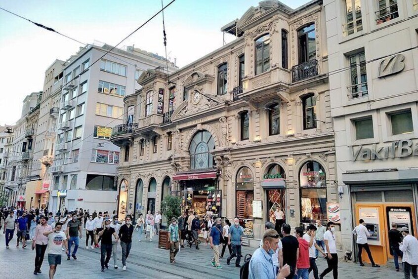 Istanbul Modern City Walking: Taksim to Galata With Secret Passages