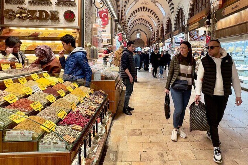 Istanbul Small-Group City and Secret Streets Tour with Guide