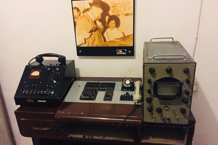 Old radio used in the world war 2