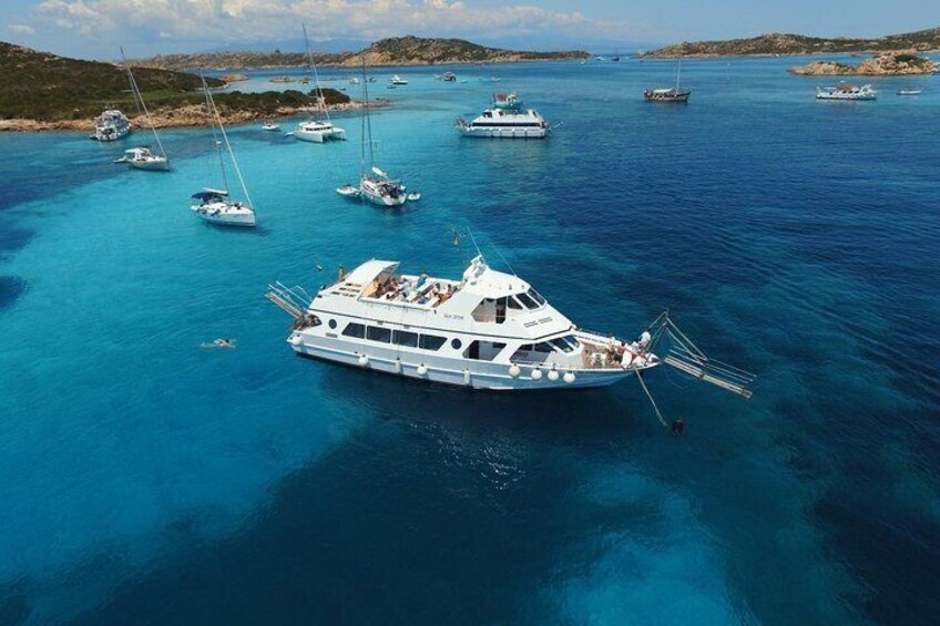 Navetta Sea Star at the natural swimming pool (Porto della Madonna)