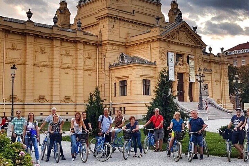 Zagreb Highlights Bike Tour 