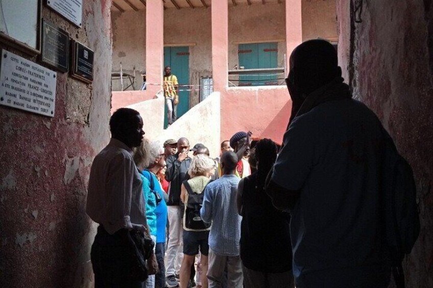 Goree island :The atmosphere during the curator 's speech