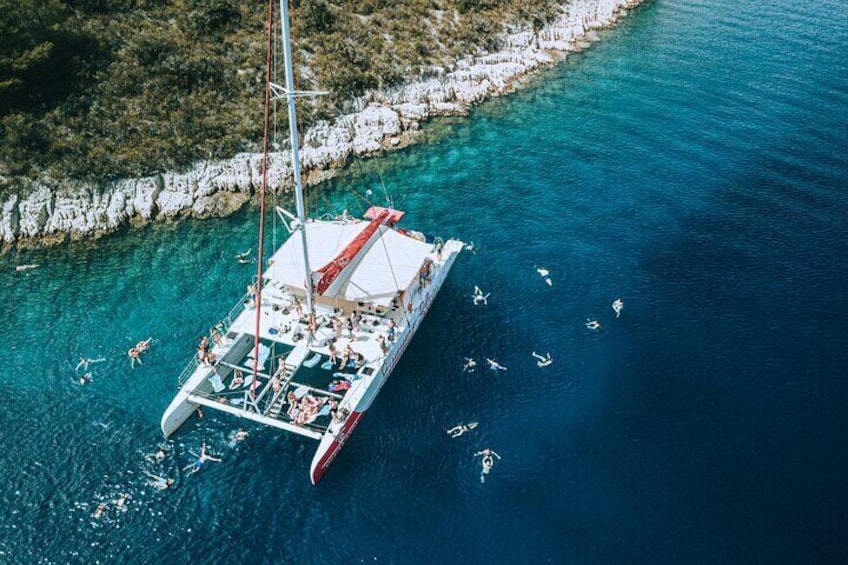 From Split Catamaran tour Golden Horn & Brač with Food and Drinks