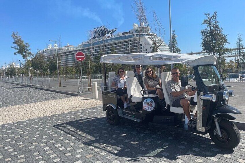 True 4Hour/Half day TukTuk Tour of Lisbon - Local Overview!