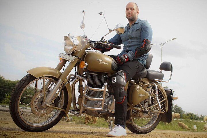 Motorcycle tour from Bangalore to Hampi