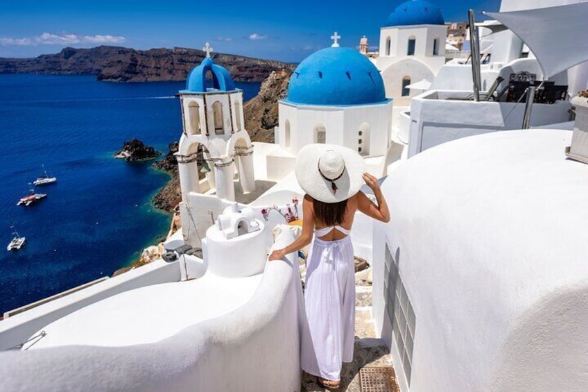 Santorini 5 Hour Private Oia Tour & Lunch/Dinner at a Local Farm