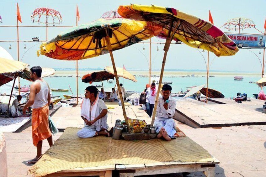 Priests Sitting on the Ghat