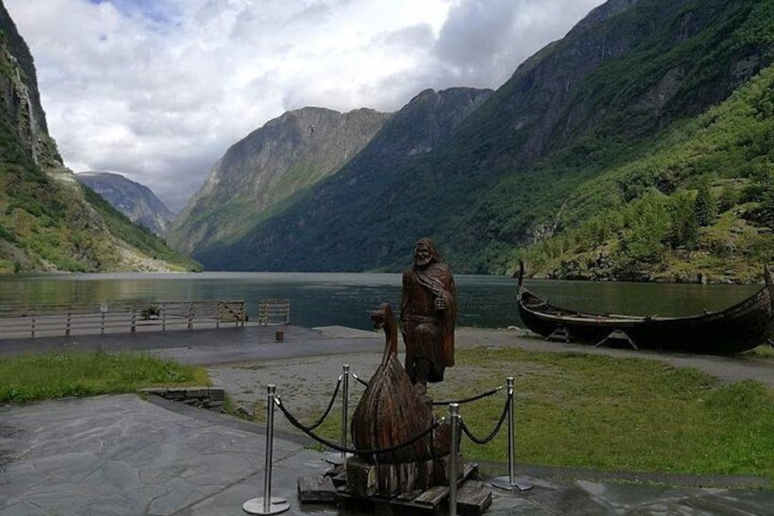 Private day tour to Flam - incl Premium Nærøyfjord Cruise and Flåm Railway