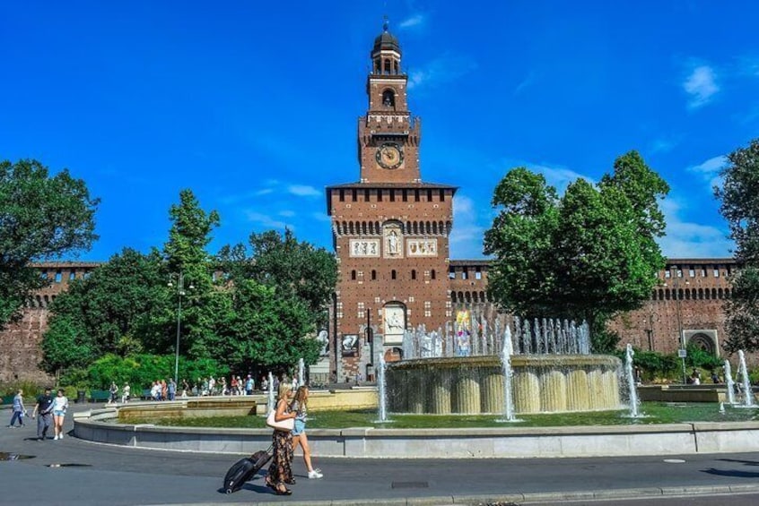 Bike tour of the main historical hidden gems of Milan