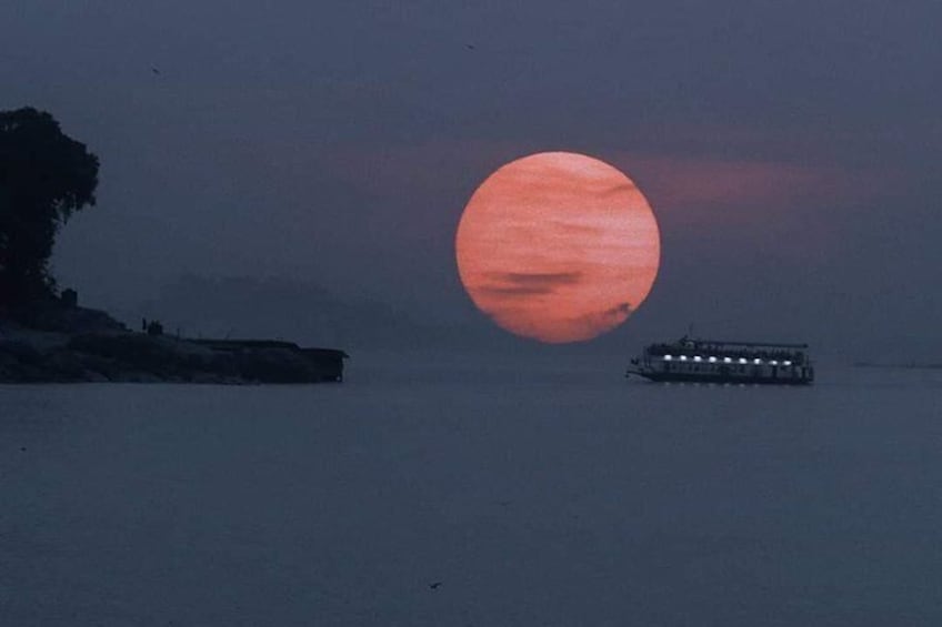 Cruise on river Brahmaputra