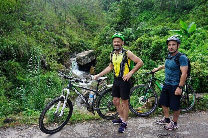 Discover Ella by Cycling