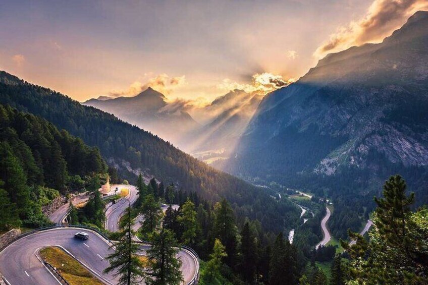 From Lake Como: Tour in St. Moritz and Pontresina