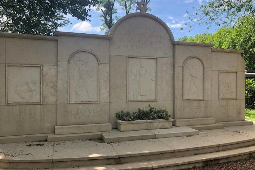 Monument for those who helped and fought back