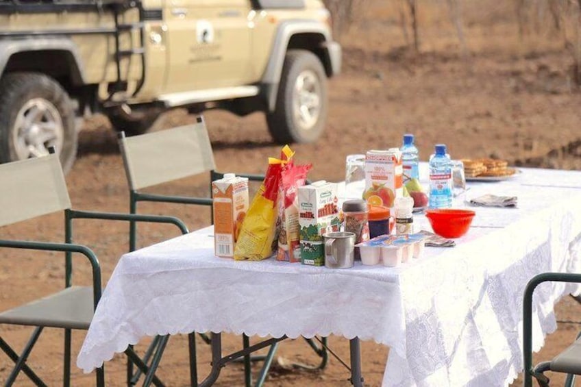 Breakfast prepared with perfection by the Moonlight Safaris chefs in an overnight safari