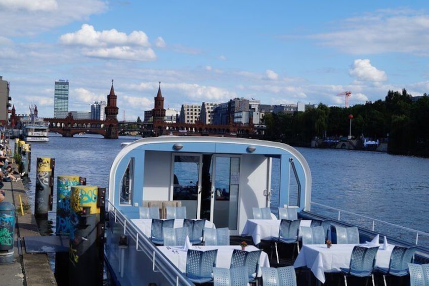 Capital Dinner Cruise at Sunset with Sightseeing of Berlin