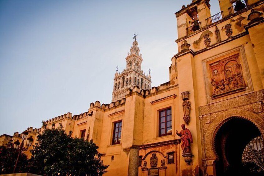 The Real Gems of Seville. Private Tour