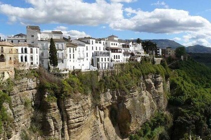 Private Guided Day Trip to the White Villages and Ronda from Seville