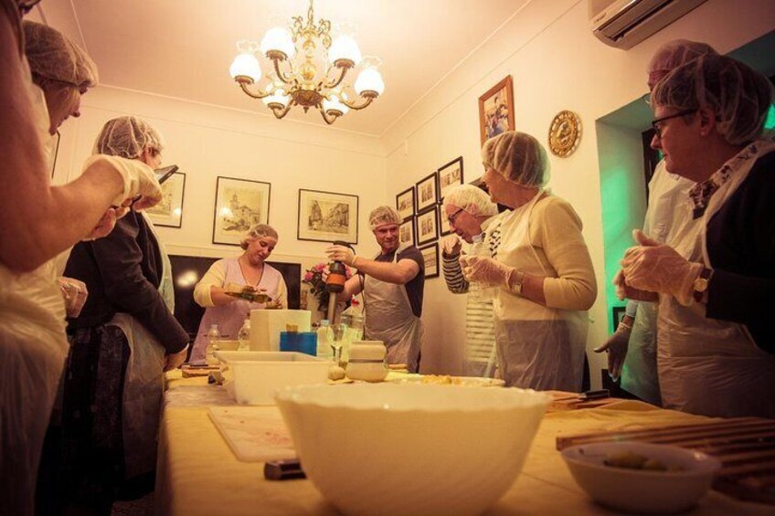 Cooking Class in Traditional Andalusian Housing