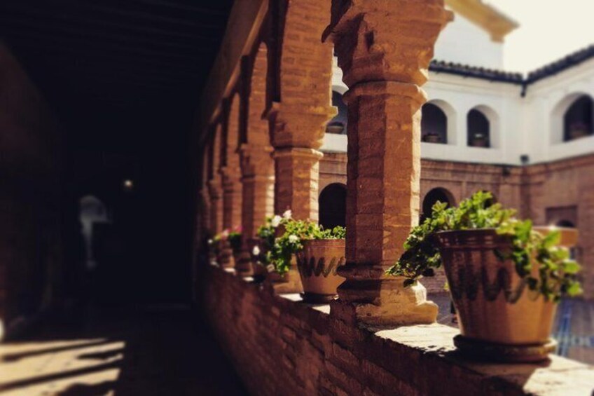 Columbian Places, behind the steps of Christopher Columbus