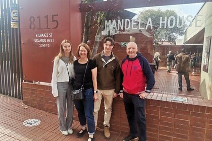 Soweto Township Cultural Tour incl Apartheid Museum and Nelson Mandela Hous...