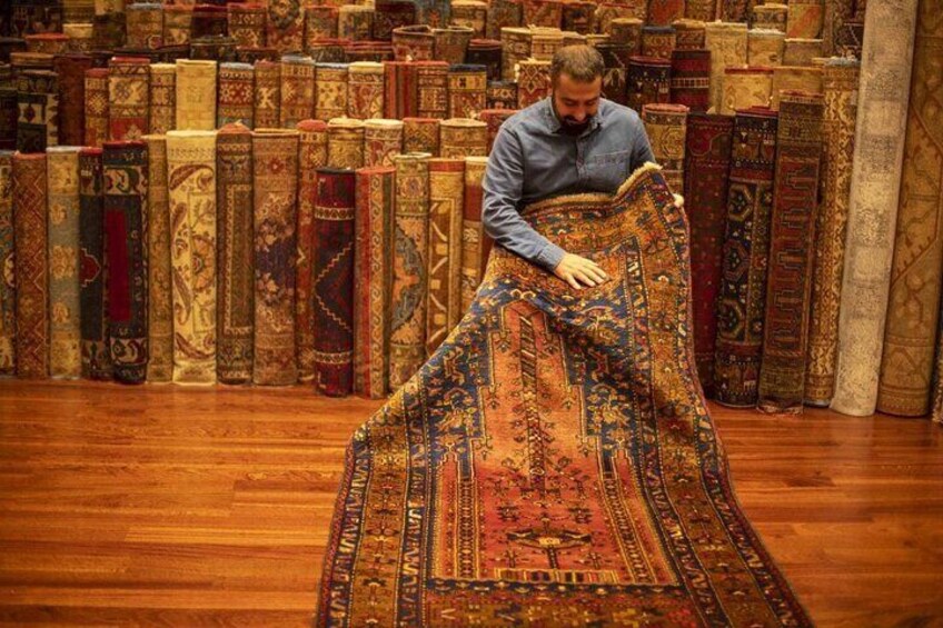 Carpets & Rugs & Kilims