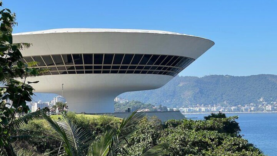 https://media-cdn.tripadvisor.com/media/attractions-splice-spp-720x480/07/a8/5e/cf.jpg