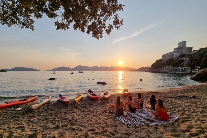 Guided Kayak Tour in the Bay of Poets 