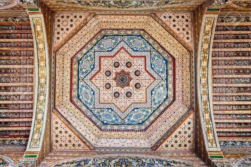 Full-Day Marrakech & Medina Guided Visit with Private Transport