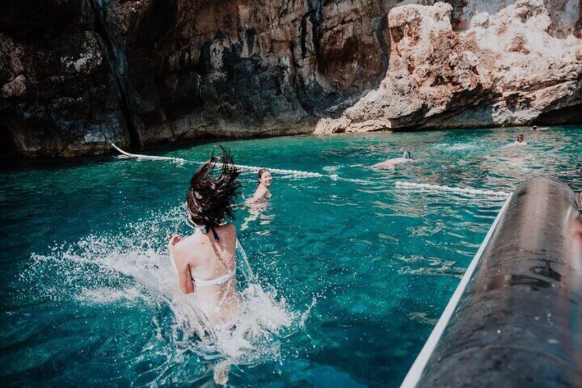 Jump in the sea in Stiniva cove - Mama Mia filming location - island Vis