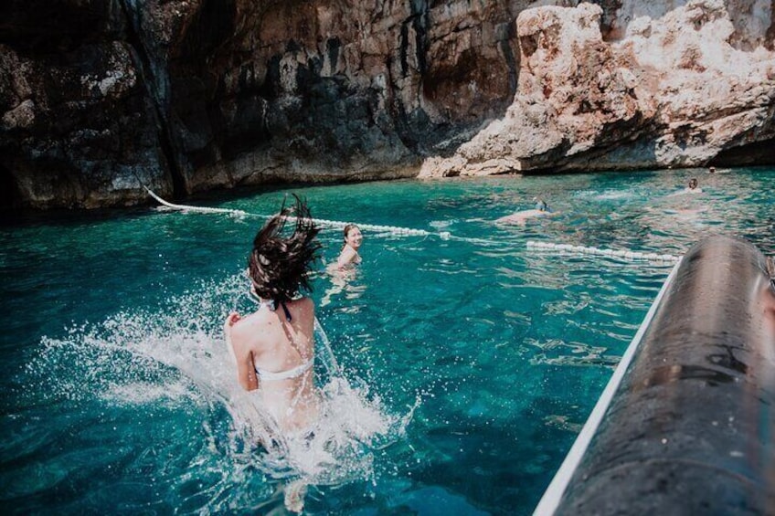 Jump in the sea in Stiniva cove - Mama Mia filming location - island Vis