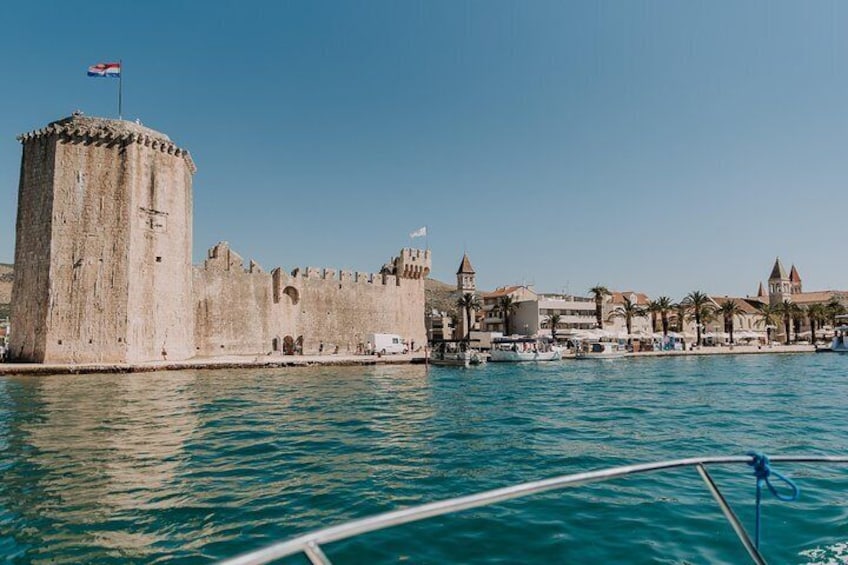 Half Day Boat Tour to Blue Lagoon and Trogir from Split