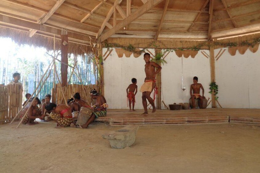 Batak dance performance