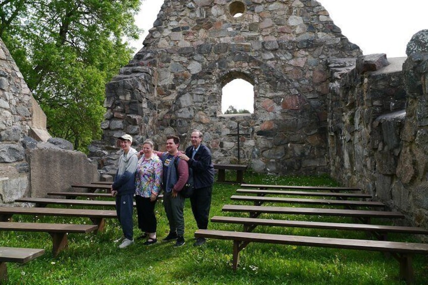 Össeby church ruin