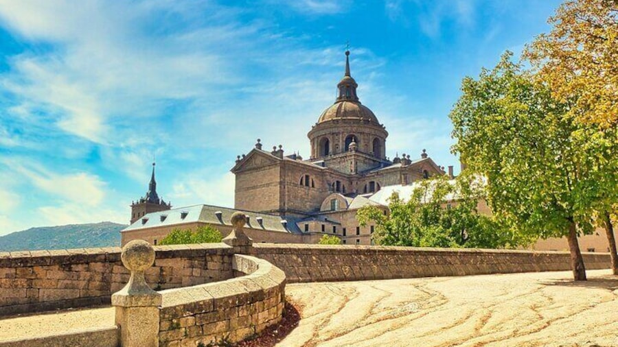 Escorial & Valley Half-Day Morning Tour from Madrid